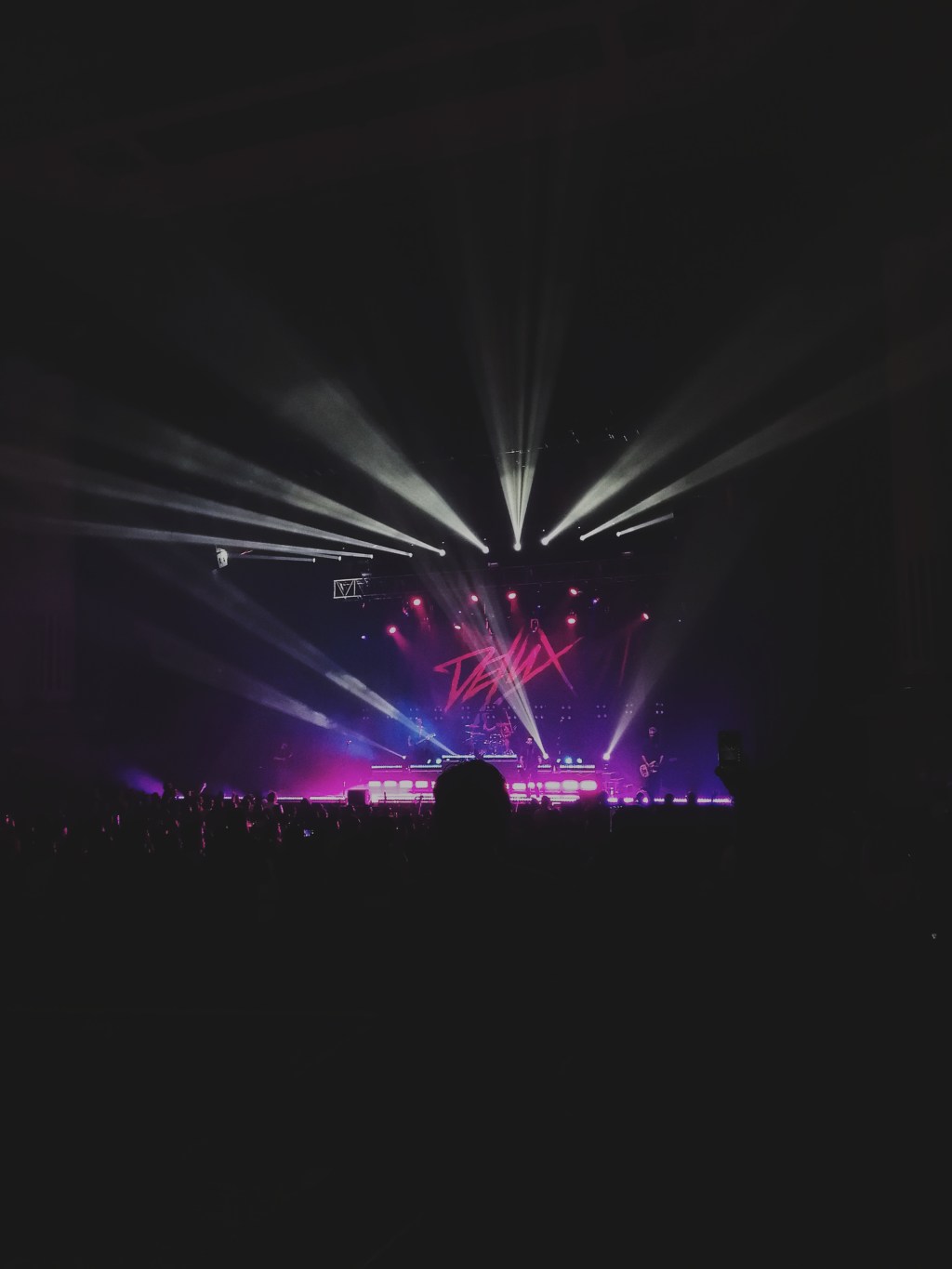 Delux nos transportó a nuestra adolescencia con su concierto en el Teatro&nbsp;Metropolitan