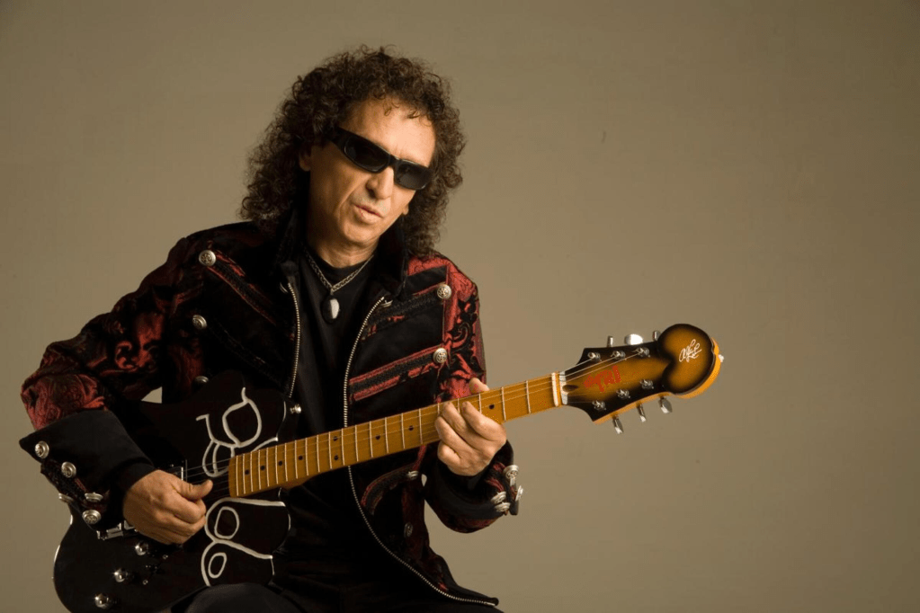 Alex Lora en su rueda de prensa para el Tecate Pal’ Norte&nbsp;2025