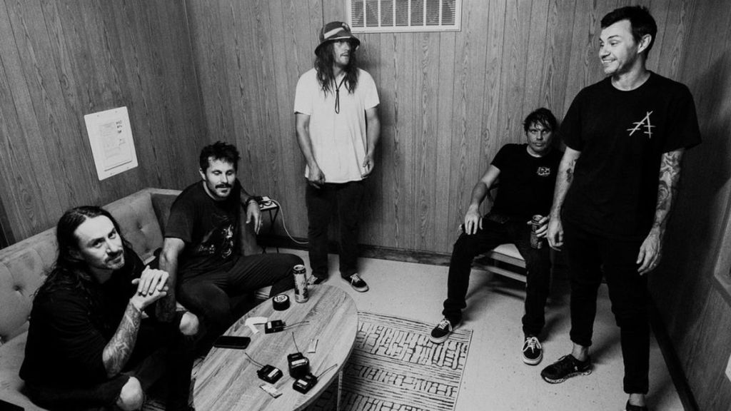 Lo más notable de Saosin; una de las bandas importantes en la escena del post-hardcore&nbsp;dosmilero