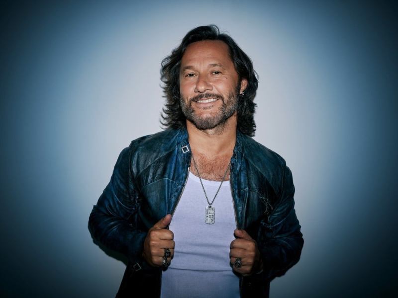 Diego Torres conquista el Teatro Metropólitan con una noche llena de nostalgia y&nbsp;emoción
