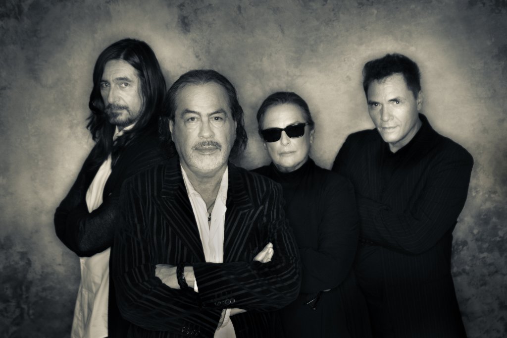 MADREPERLA reúne a cuatro gigantes del rock mexicano y llegará al Teatro&nbsp;Metropólitan